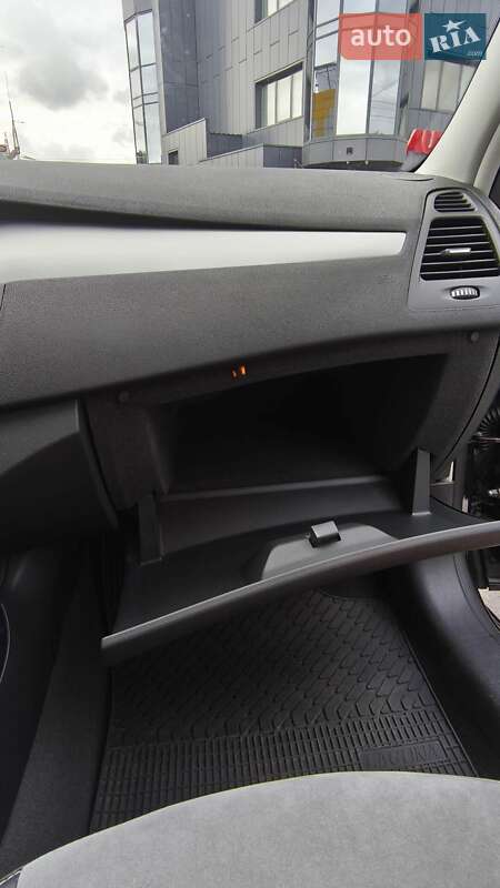 Лифтбек Renault Laguna 2010 в Киеве