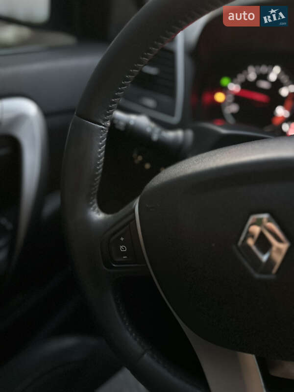 Ліфтбек Renault Laguna 2011 в Радивиліві