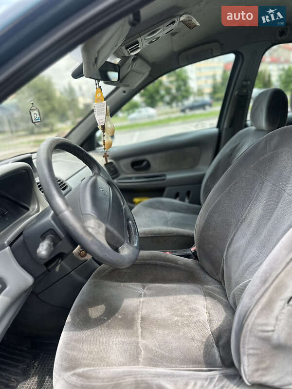 Универсал Renault Laguna 1999 в Ивано-Франковске