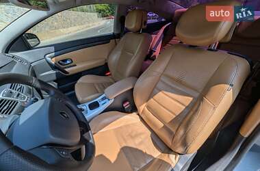 Купе Renault Laguna 2009 в 