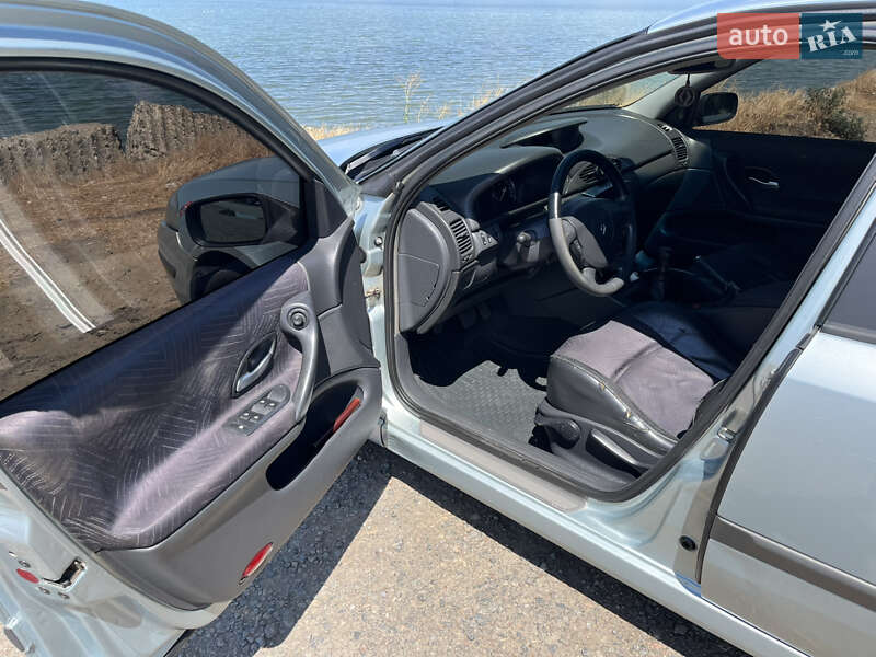 Ліфтбек Renault Laguna 2002 в Одесі