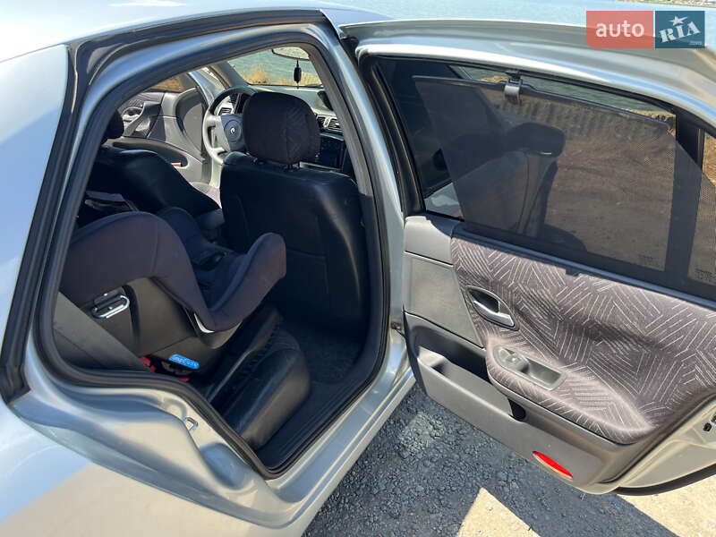 Ліфтбек Renault Laguna 2002 в Одесі