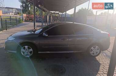Лифтбек Renault Laguna 2010 в 