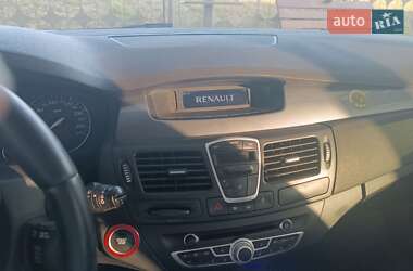Лифтбек Renault Laguna 2010 в 