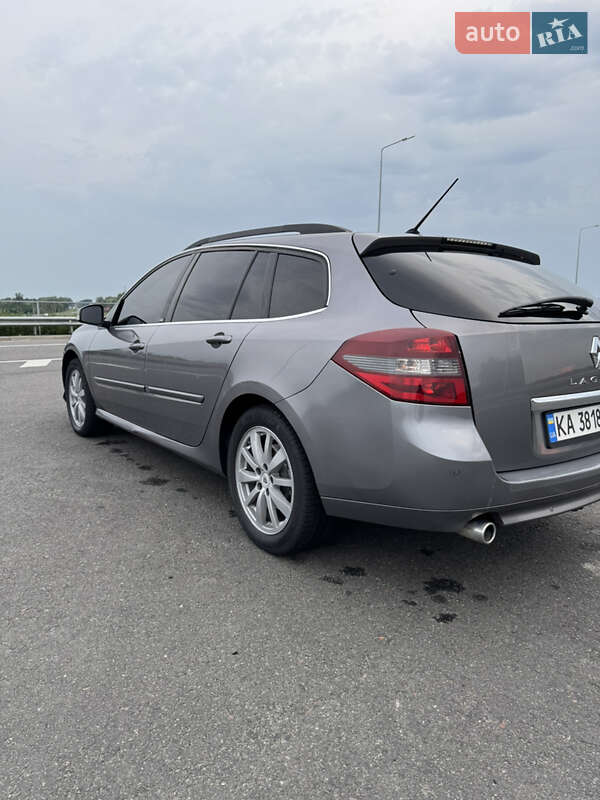Универсал Renault Laguna 2010 в Козельце
