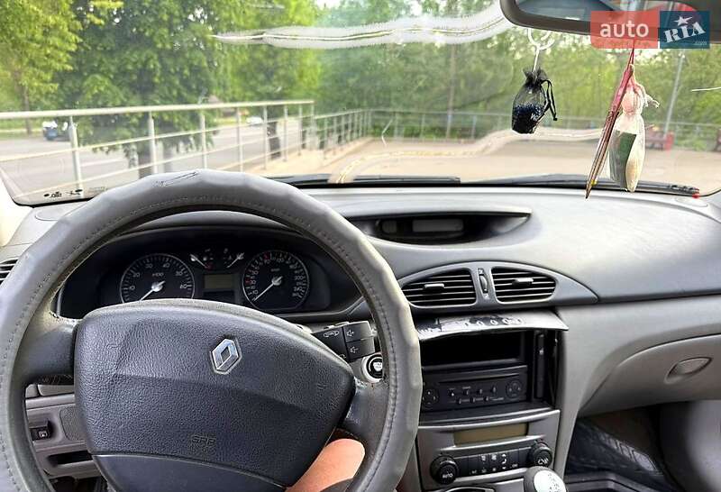 Универсал Renault Laguna 2003 в Кривом Роге