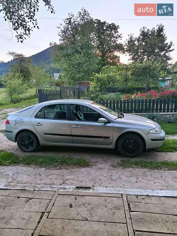 Ліфтбек Renault Laguna 2001 в Косові