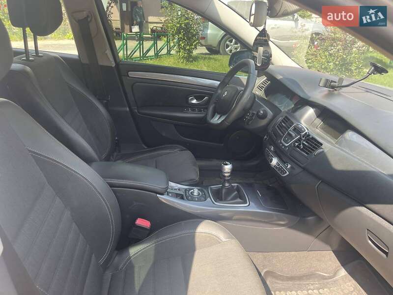 Лифтбек Renault Laguna 2010 в Млинове