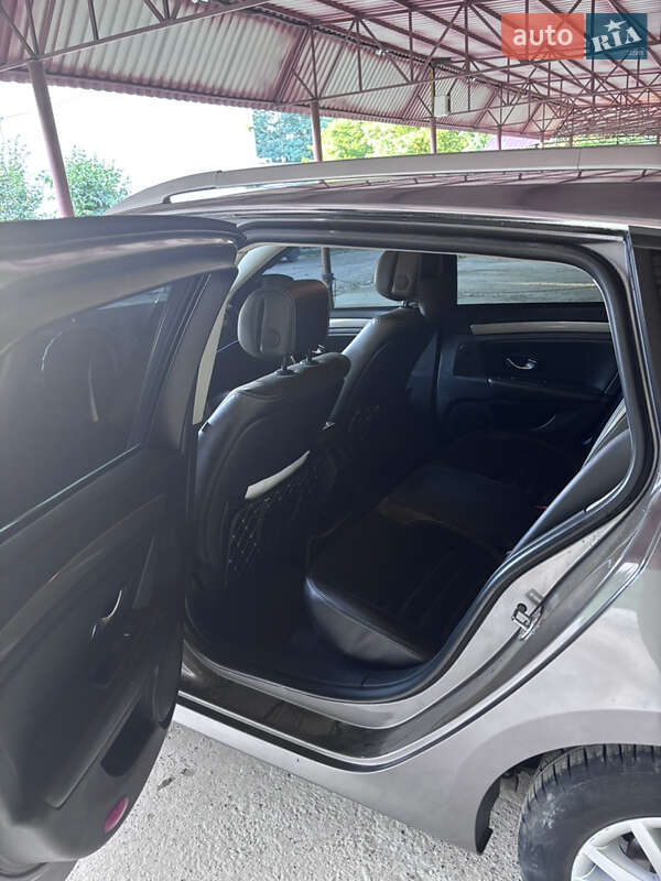 Универсал Renault Laguna 2014 в Черновцах