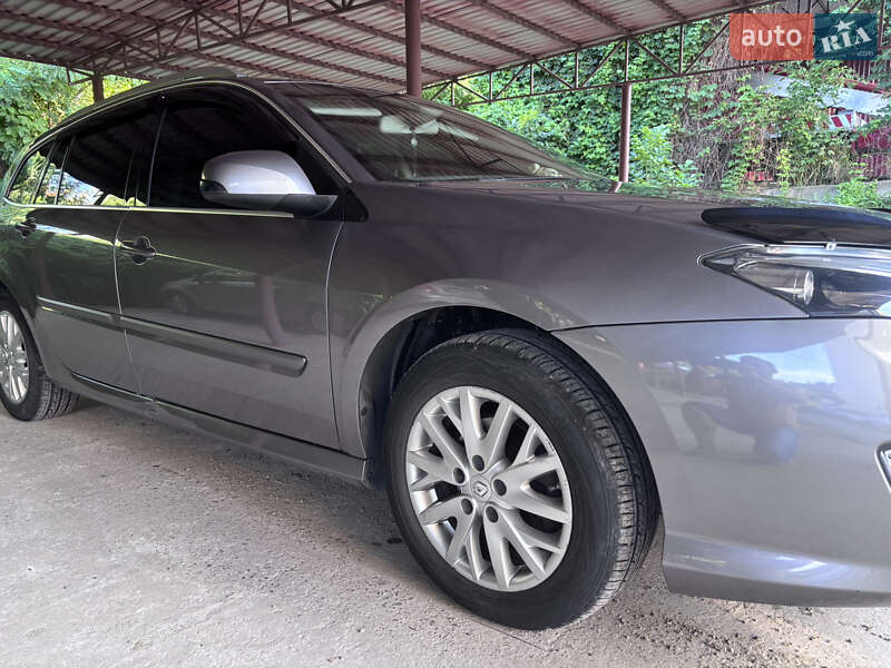 Универсал Renault Laguna 2014 в Черновцах