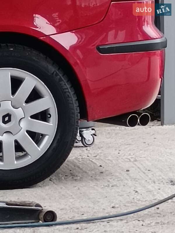 Ліфтбек Renault Laguna 2002 в Чернівцях фото 2 Ліфтбек Renault Laguna 2002 в Чернівцях