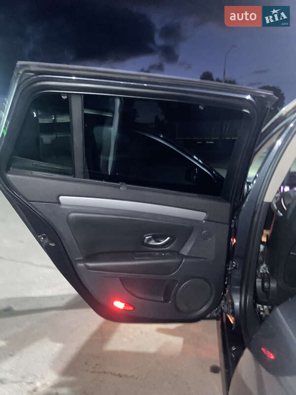 Універсал Renault Laguna 2011 в Віті-Поштовій