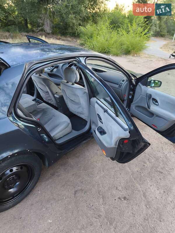 Лифтбек Renault Laguna 2001 в Кривом Роге