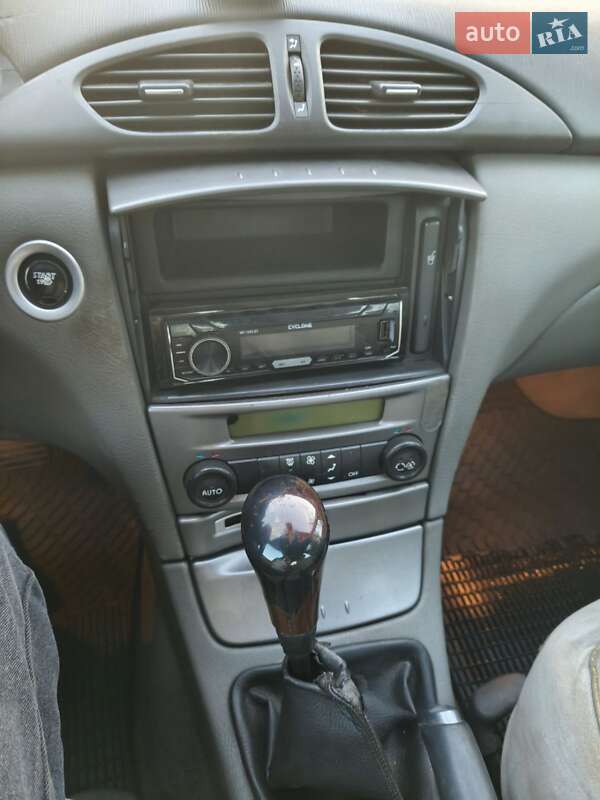 Лифтбек Renault Laguna 2001 в Кривом Роге