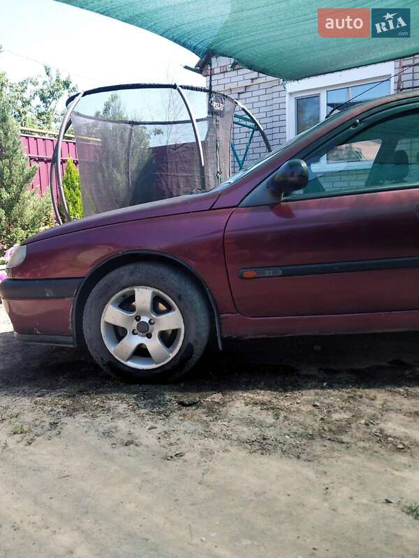 Универсал Renault Laguna 1995 в Синельниково