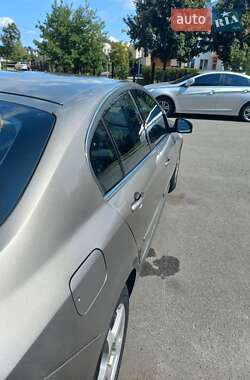 Лифтбек Renault Laguna 2010 в 