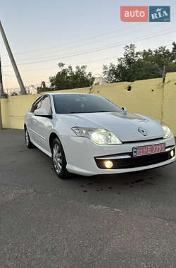 Лифтбек Renault Laguna 2010 в 
