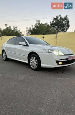Лифтбек Renault Laguna 2010 в 