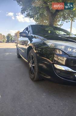 Лифтбек Renault Laguna 2012 в 