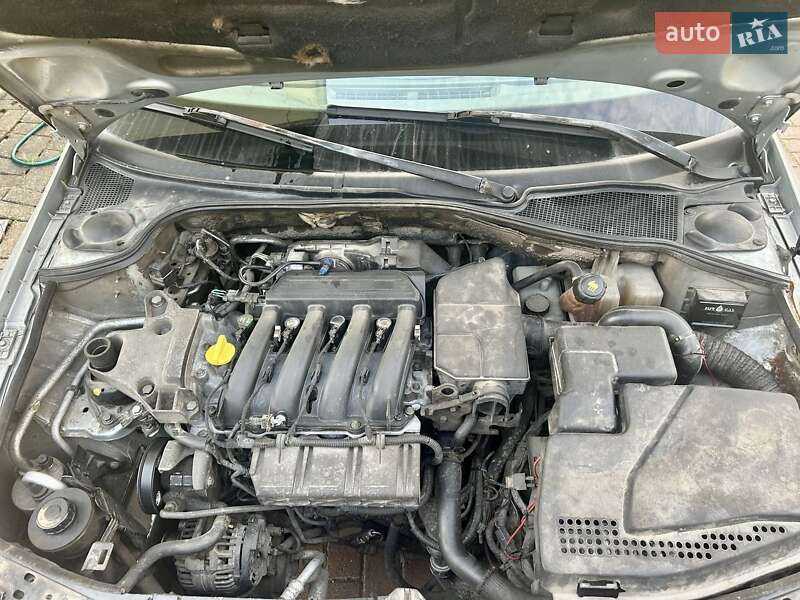 Лифтбек Renault Laguna 2002 в Львове