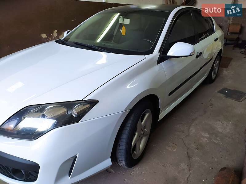 Лифтбек Renault Laguna 2008 в Киеве