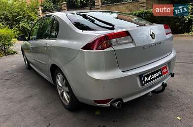 Лифтбек Renault Laguna 2012 в 