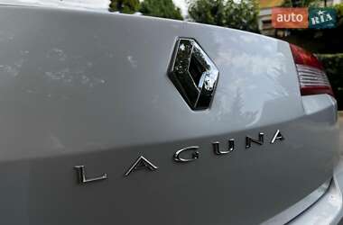Лифтбек Renault Laguna 2012 в 