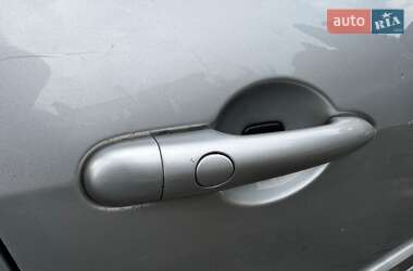 Лифтбек Renault Laguna 2012 в 