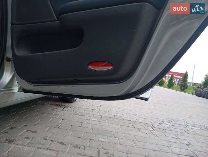 Ліфтбек Renault Laguna 2004 в Рогатині фото 25 Ліфтбек Renault Laguna 2004 в Рогатині