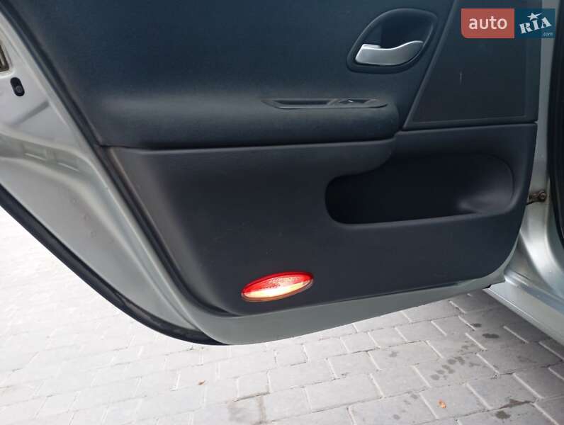 Ліфтбек Renault Laguna 2004 в Рогатині фото 26 Ліфтбек Renault Laguna 2004 в Рогатині