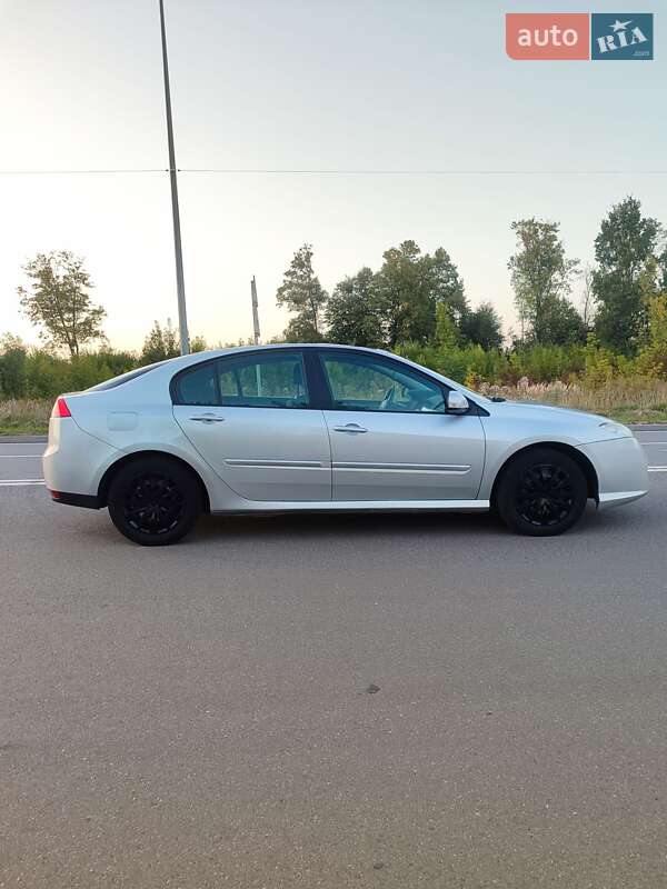 Лифтбек Renault Laguna 2008 в Волочиске