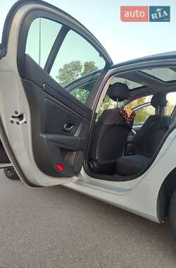 Ліфтбек Renault Laguna 2008 в 
