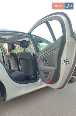 Ліфтбек Renault Laguna 2008 в 