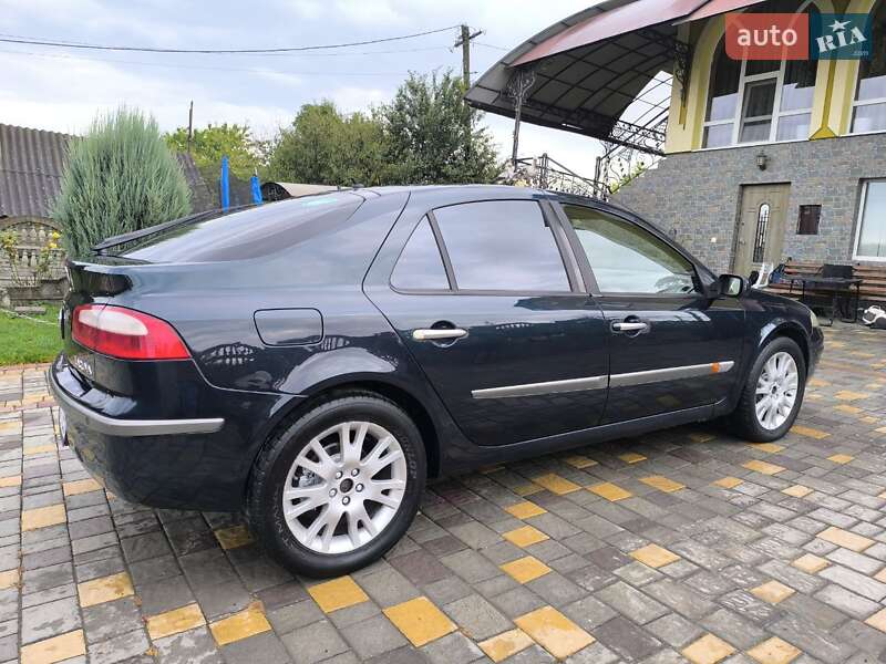 Лифтбек Renault Laguna 2001 в Черновцах