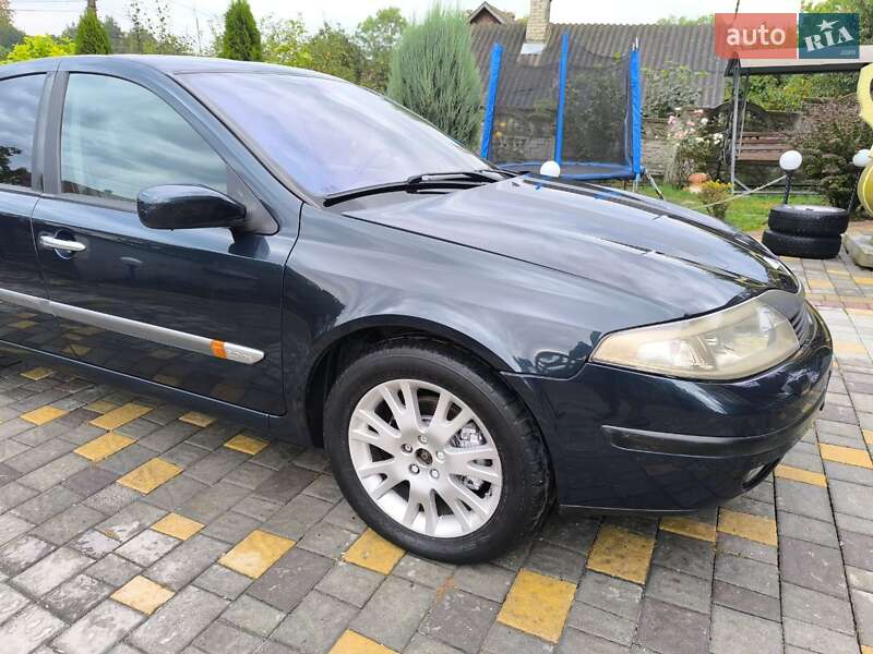 Лифтбек Renault Laguna 2001 в Черновцах