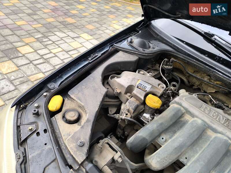 Лифтбек Renault Laguna 2001 в Черновцах
