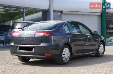 Лифтбек Renault Laguna 2011 в 