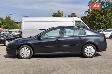 Лифтбек Renault Laguna 2011 в 