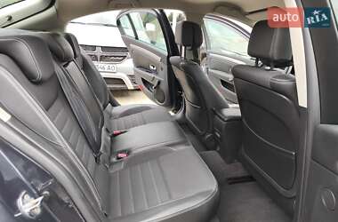 Лифтбек Renault Laguna 2011 в 