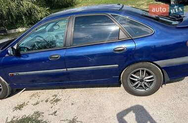 Лифтбек Renault Laguna 2001 в 