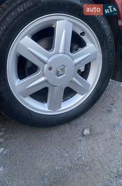 Лифтбек Renault Laguna 2002 в 