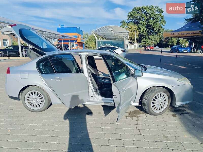 Лифтбек Renault Laguna 2009 в Полтаве фото 16 Лифтбек Renault Laguna 2009 в Полтаве