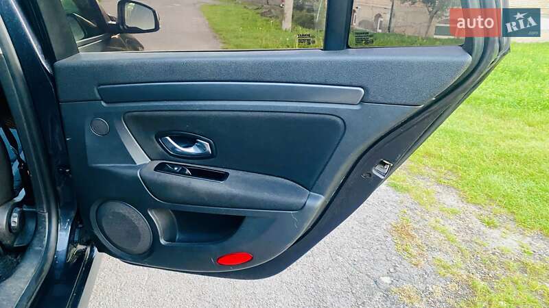 Универсал Renault Laguna 2008 в Ровно