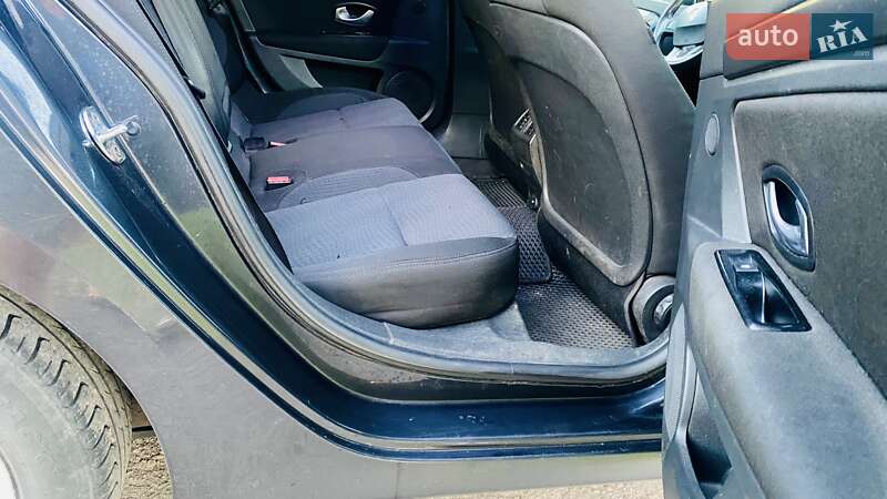 Универсал Renault Laguna 2008 в Ровно