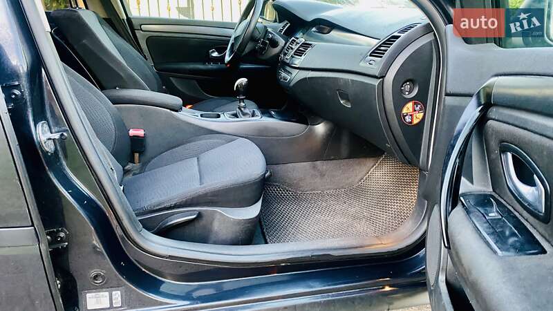 Универсал Renault Laguna 2008 в Ровно