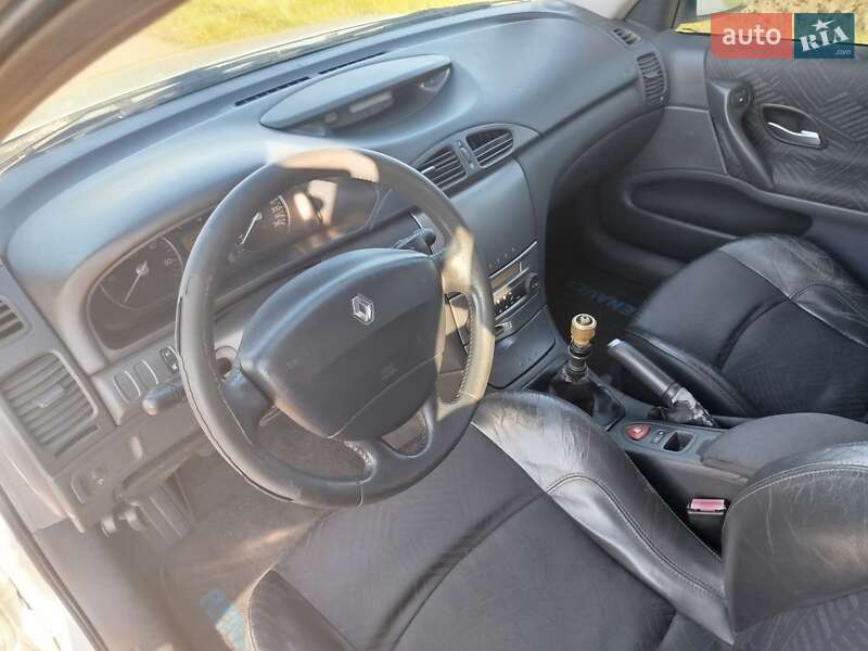 Универсал Renault Laguna 2001 в Нежине фото 12 Универсал Renault Laguna 2001 в Нежине