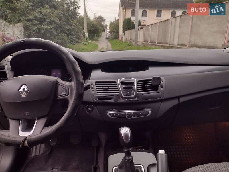 Универсал Renault Laguna 2009 в Ровно