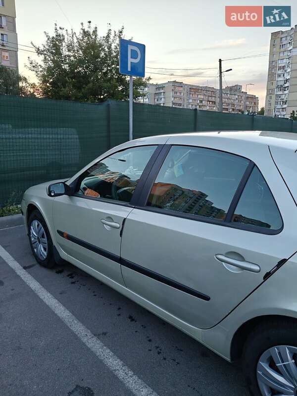 Лифтбек Renault Laguna 2003 в Киеве