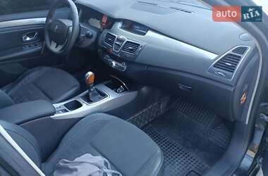 Лифтбек Renault Laguna 2011 в 