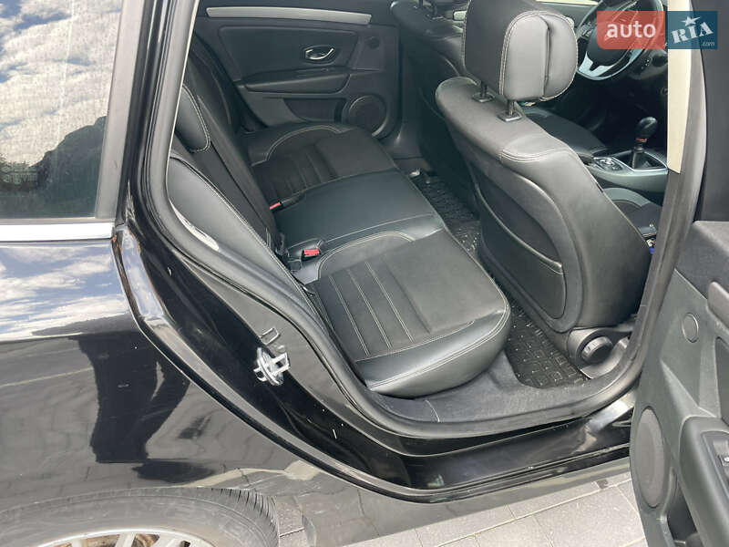 Универсал Renault Laguna 2012 в Городке